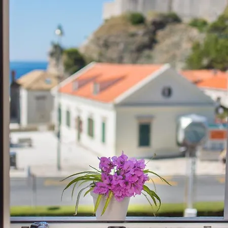 Tomato Old Town Entrance Dubrovnik