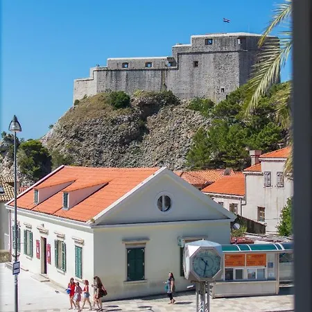 Tomato Old Town Entrance 3* Dubrovnik