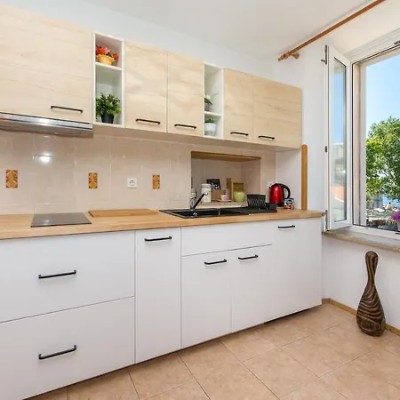 Tomato Old Town Entrance 3* Дубровник