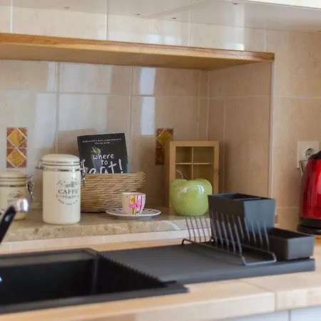 Гостевой дом Tomato Old Town Entrance 3*