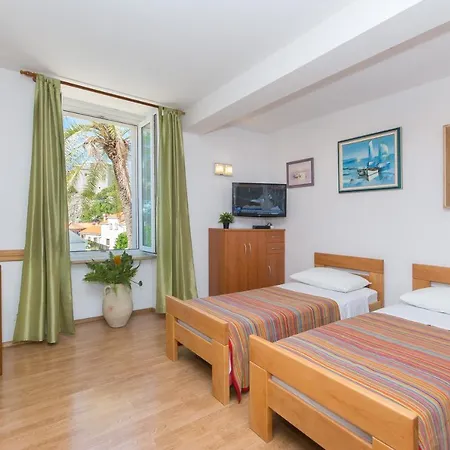 Gæstehus Tomato Old Town Entrance