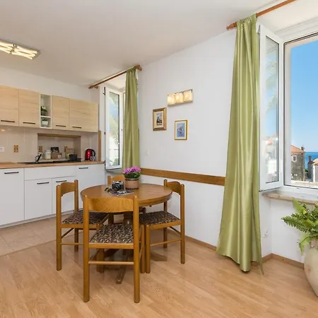 Tomato Old Town Entrance Gæstehus 3*