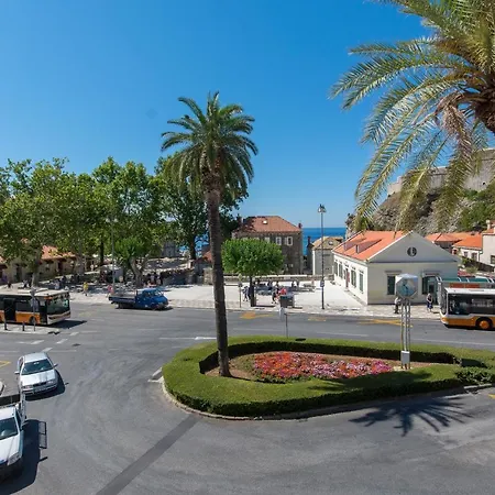 Tomato Old Town Entrance Dubrovnik